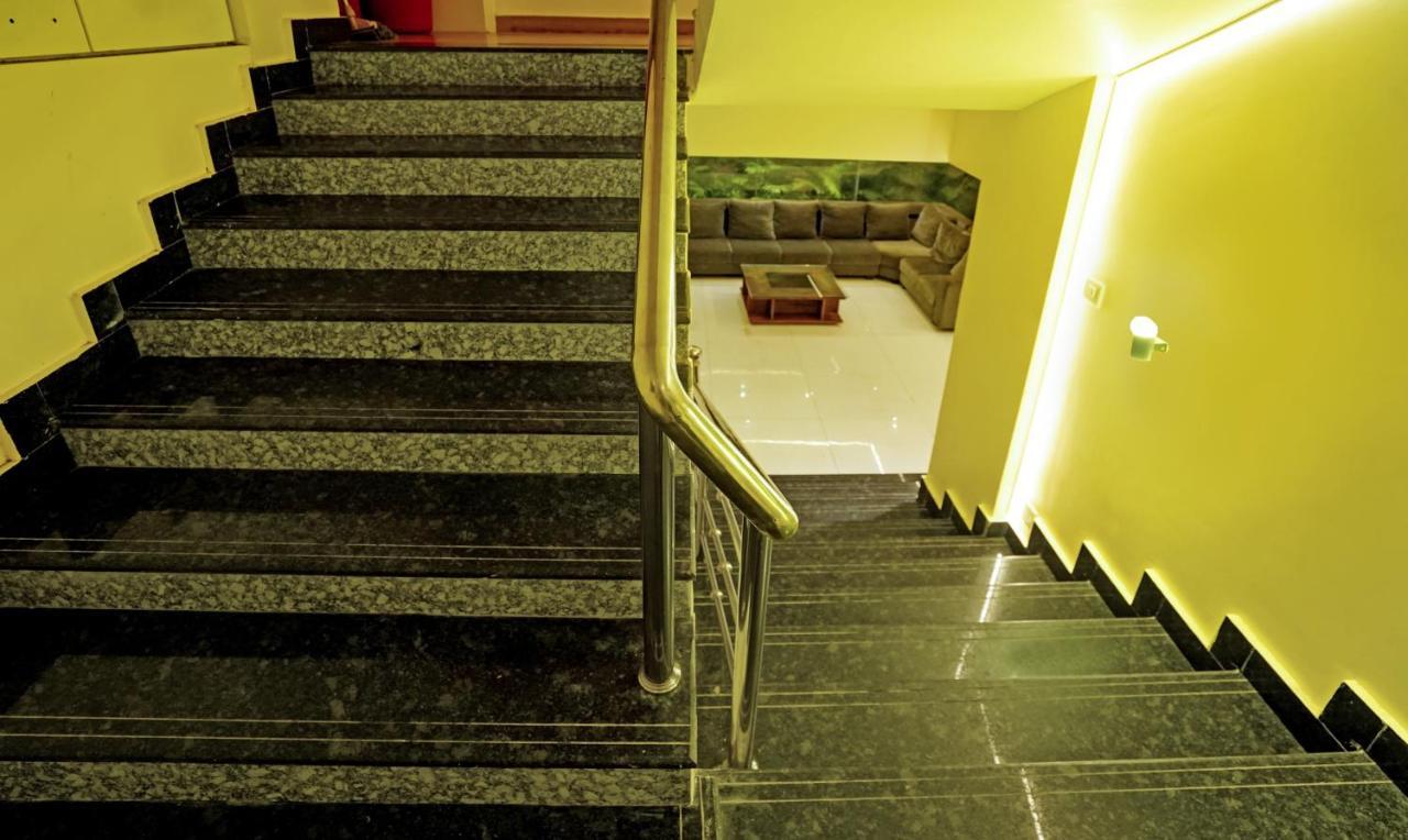 Hotel Treebo Golden Nest Bhubaneswar Exterior foto